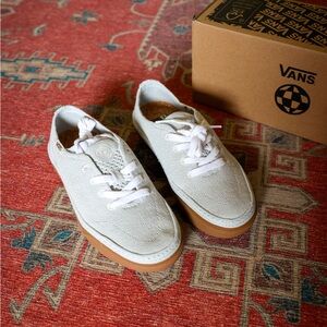 Vans Unisex Circle Vee Gray